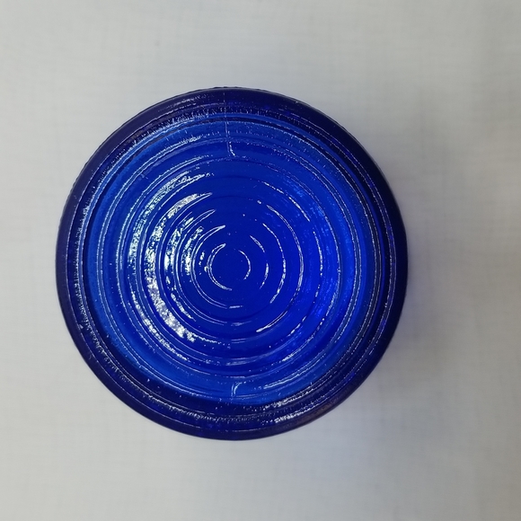 Vintage Blue Glass Tophat Ashtray - Picture 3 of 12